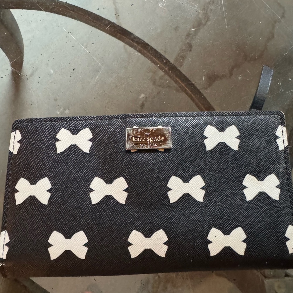 Kate Spade Black and White Bow Wallet